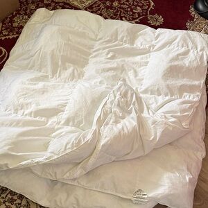 Luxurious Brooklinen White Comforter